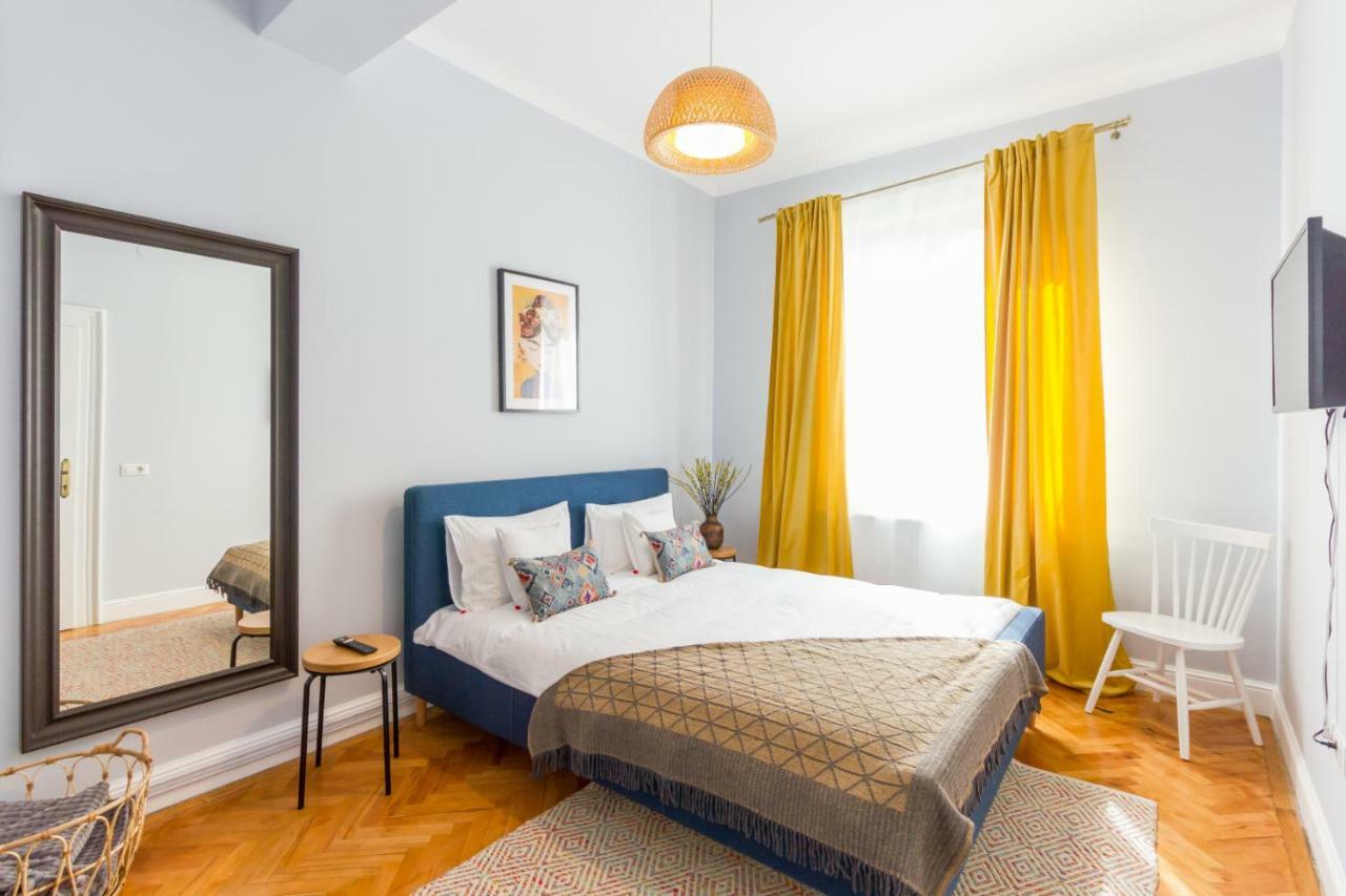 City Chic 3 Bedroom Apartment Cluj-Napoca Exterior photo
